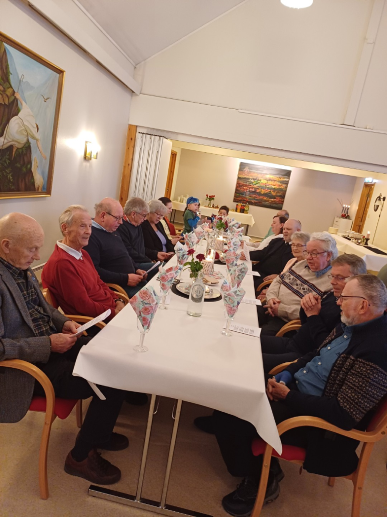 Frelsesarméen takker Rotary Brumunddal for hjelp med Julegryta-23