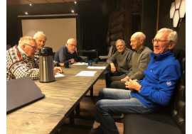 Medlemmene i klubben var samlet til komitearbeid i møtet den 20. nov.23
